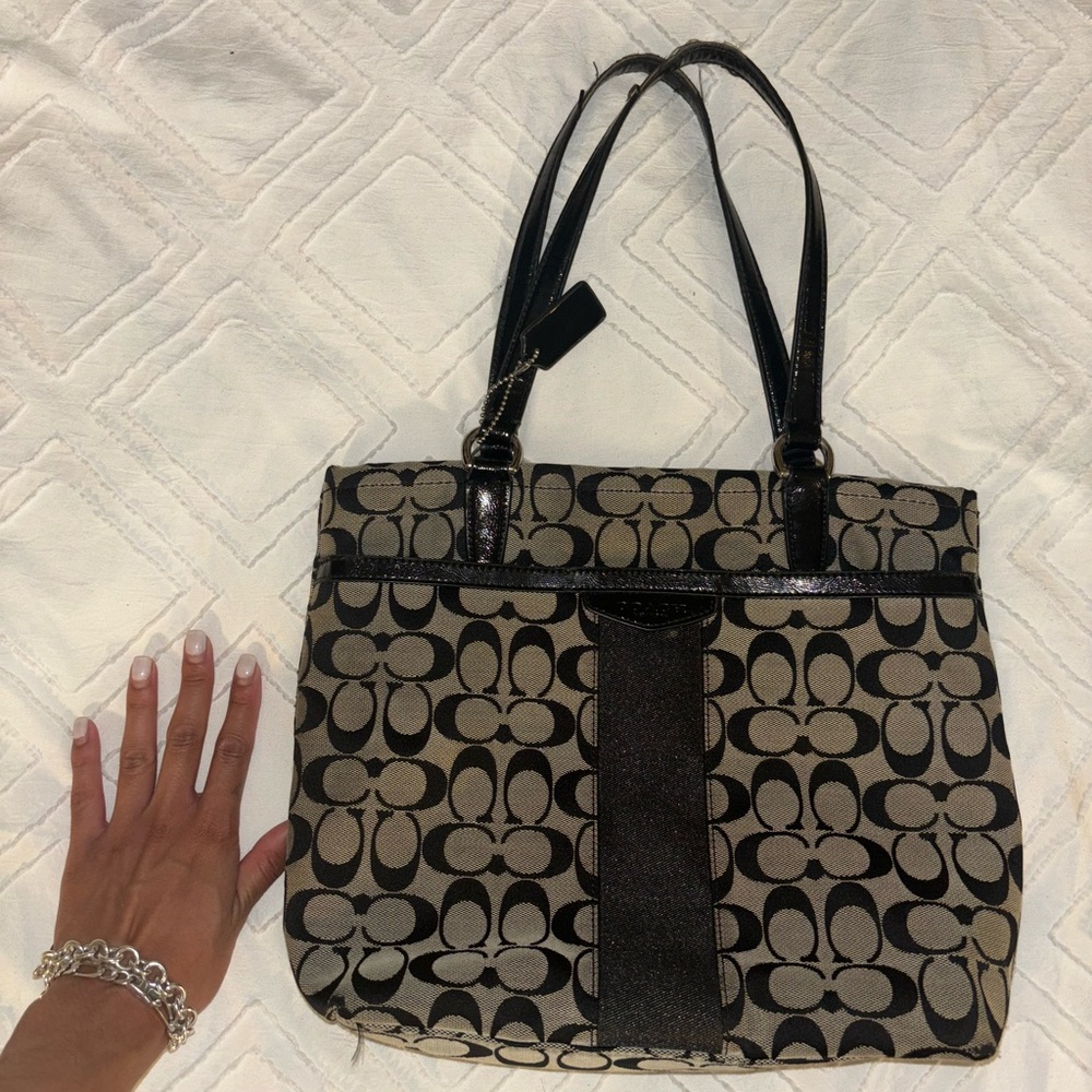 Black Coach Hand bag / Shoulder bag